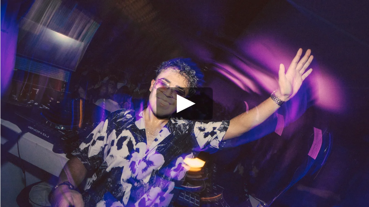 Ver Video Oficial en YouTube